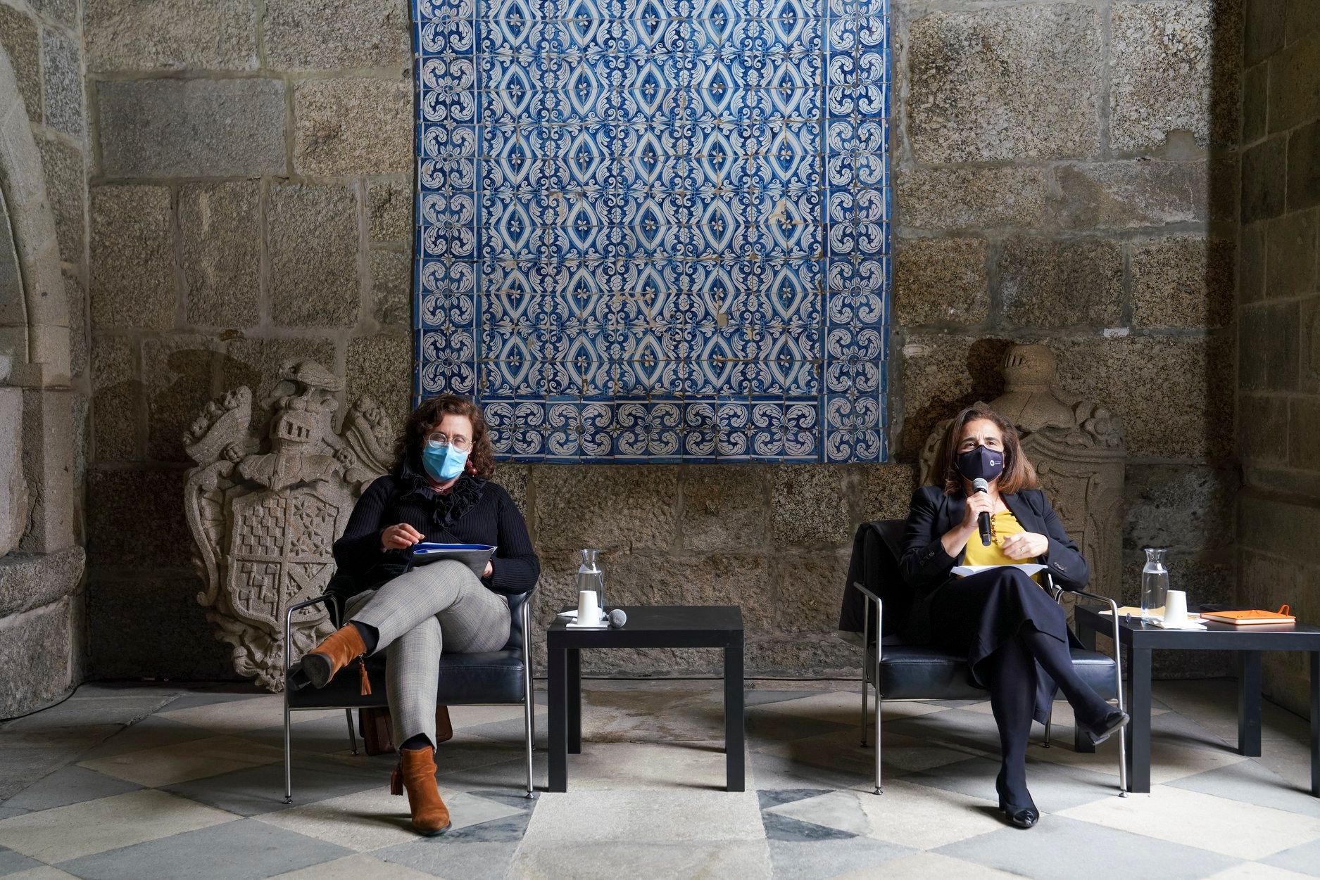 Micaela Ramon (UMinho) e Adelina Pinto (CM Guimarães) na conferência de imprensa