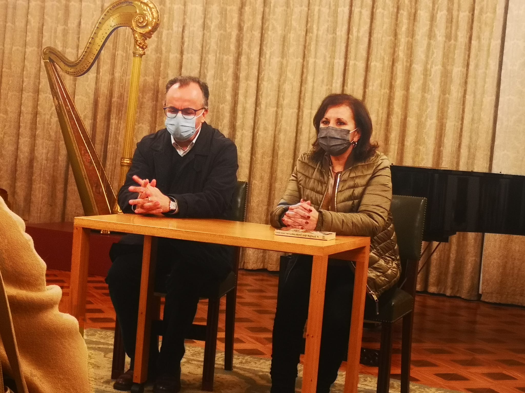 Intervenção dos professores Cândido Oliveira Martins  e Isabel Cristina Mateus (foto: Aida Alves/BLCS)