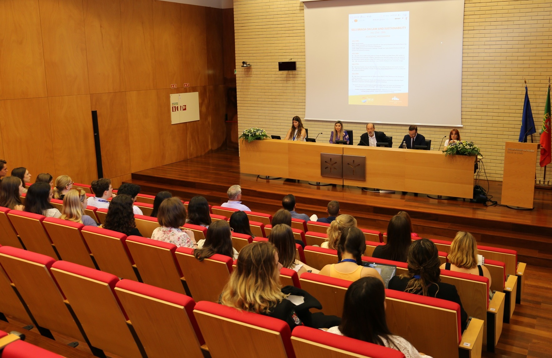 O reitor da UMinho esteve na abertura do evento (foto: EDUM