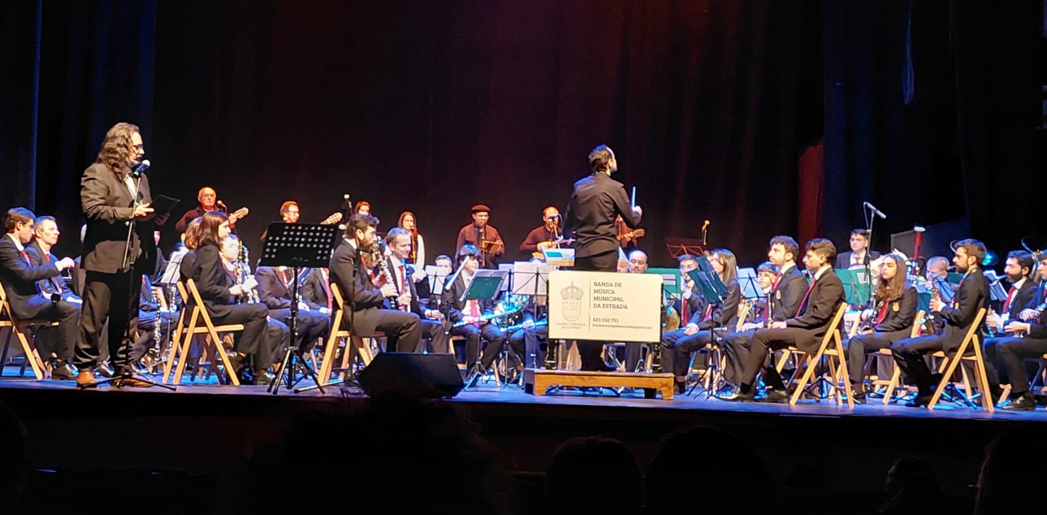 Grupo Canto D Aqui e Banda de Música Municipal da Estrada, a 3 de fevereiro, em A Estrada