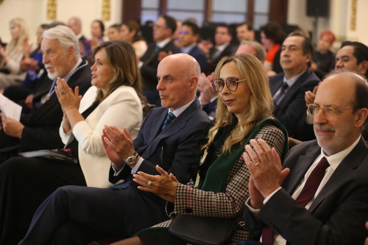 Reitor da UMinho, à direita, entre os participantes (foto: Ministério da Educação do Peru)