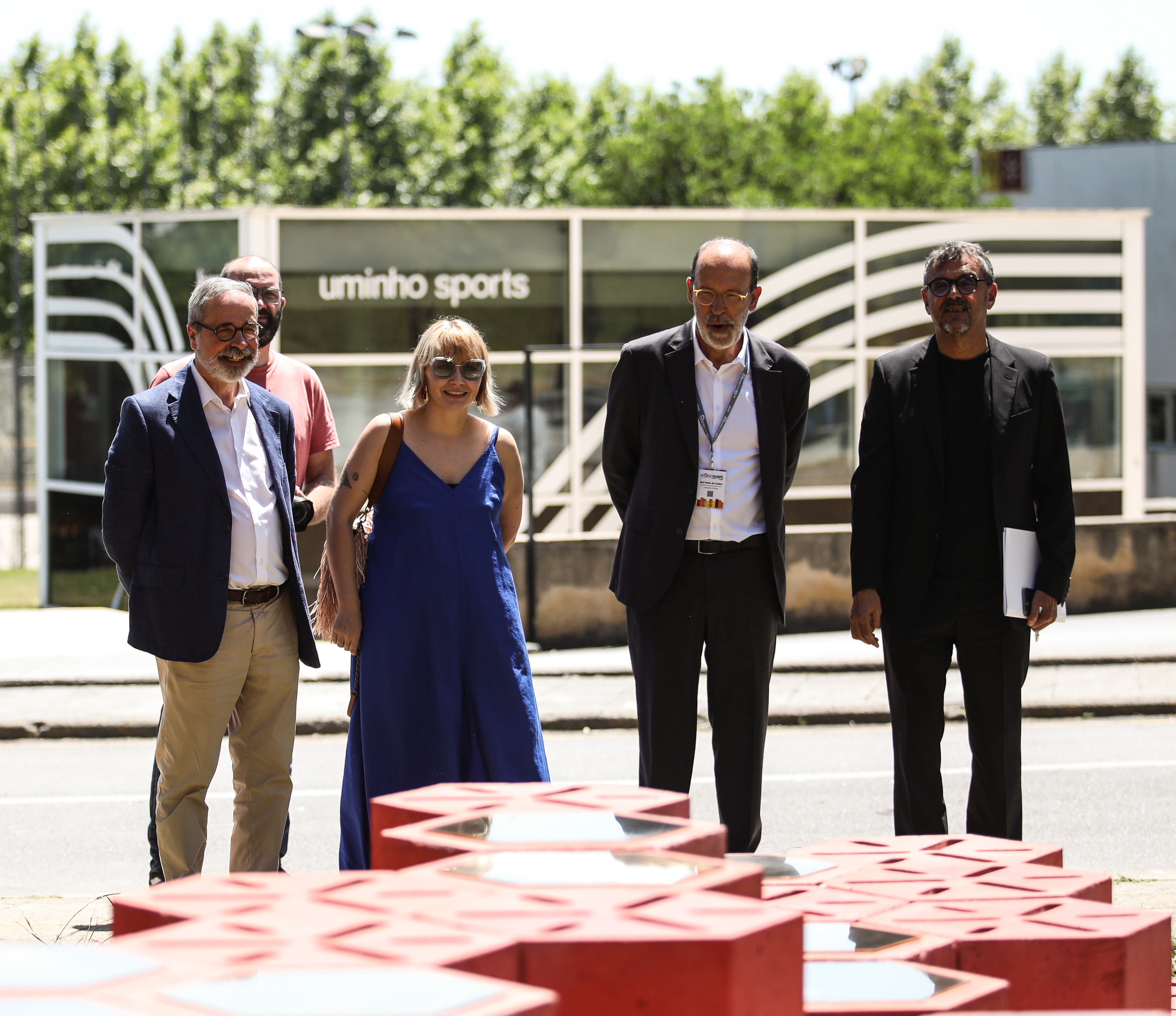Inauguração aconteceu junto à obra que evoca 50 anos de UMinho (foto: Nuno Gonçalves)