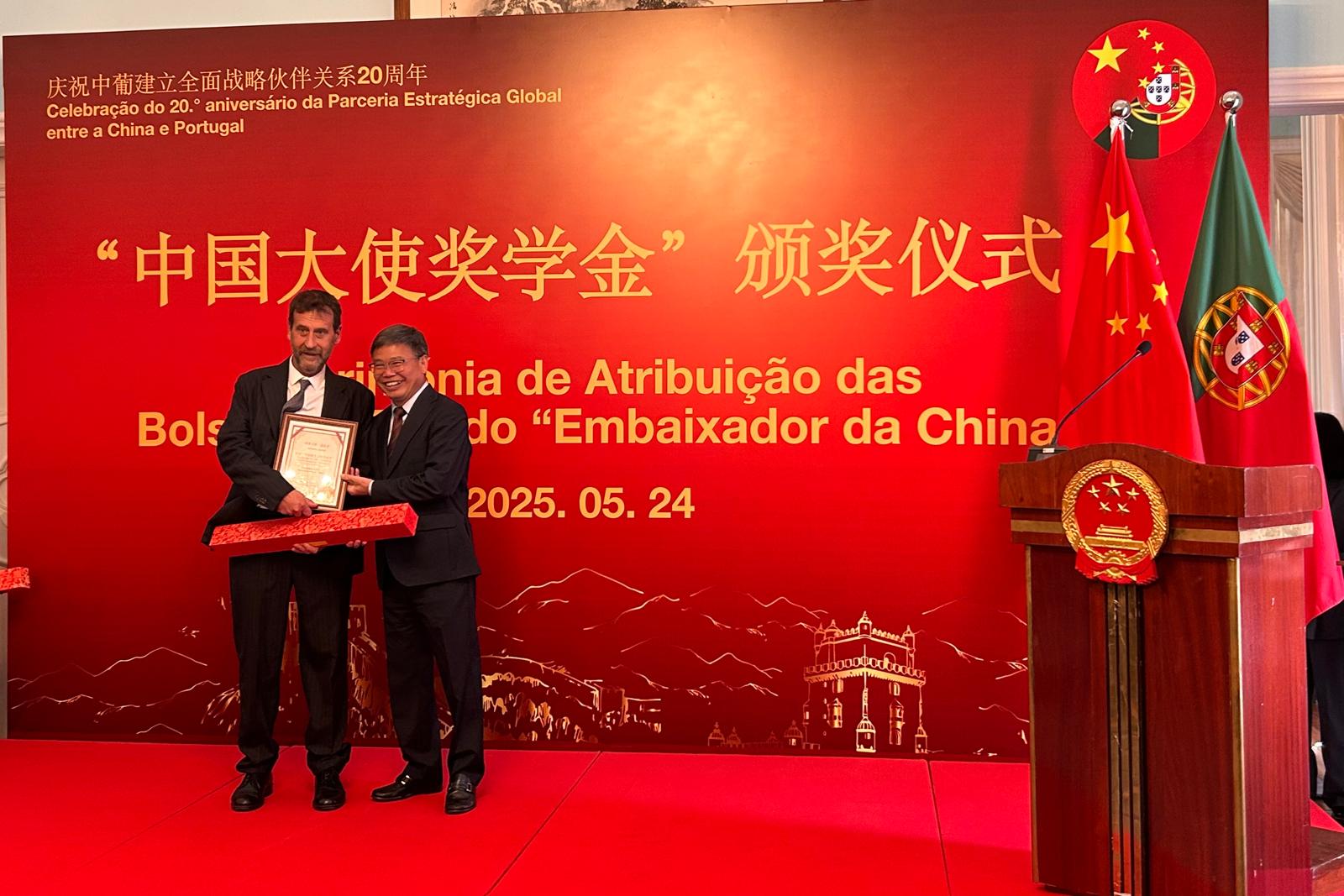 António Lázaro homenageado na sessão