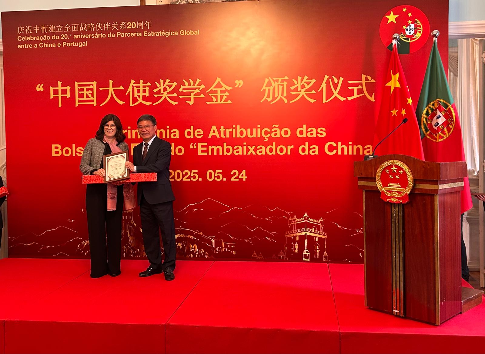 Emília Dias reconhecida na Embaixada da China em Portugal