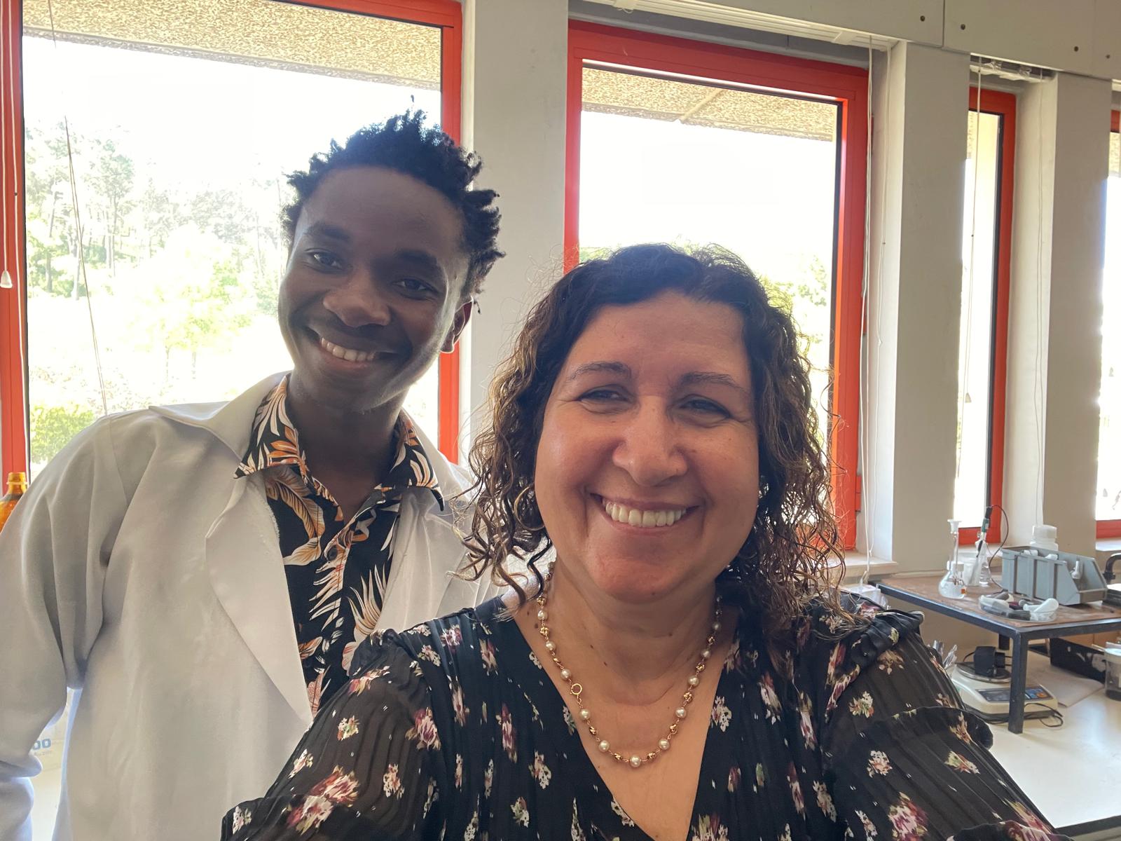 Gercílio Chichava com a orientadora Dulce Geraldo