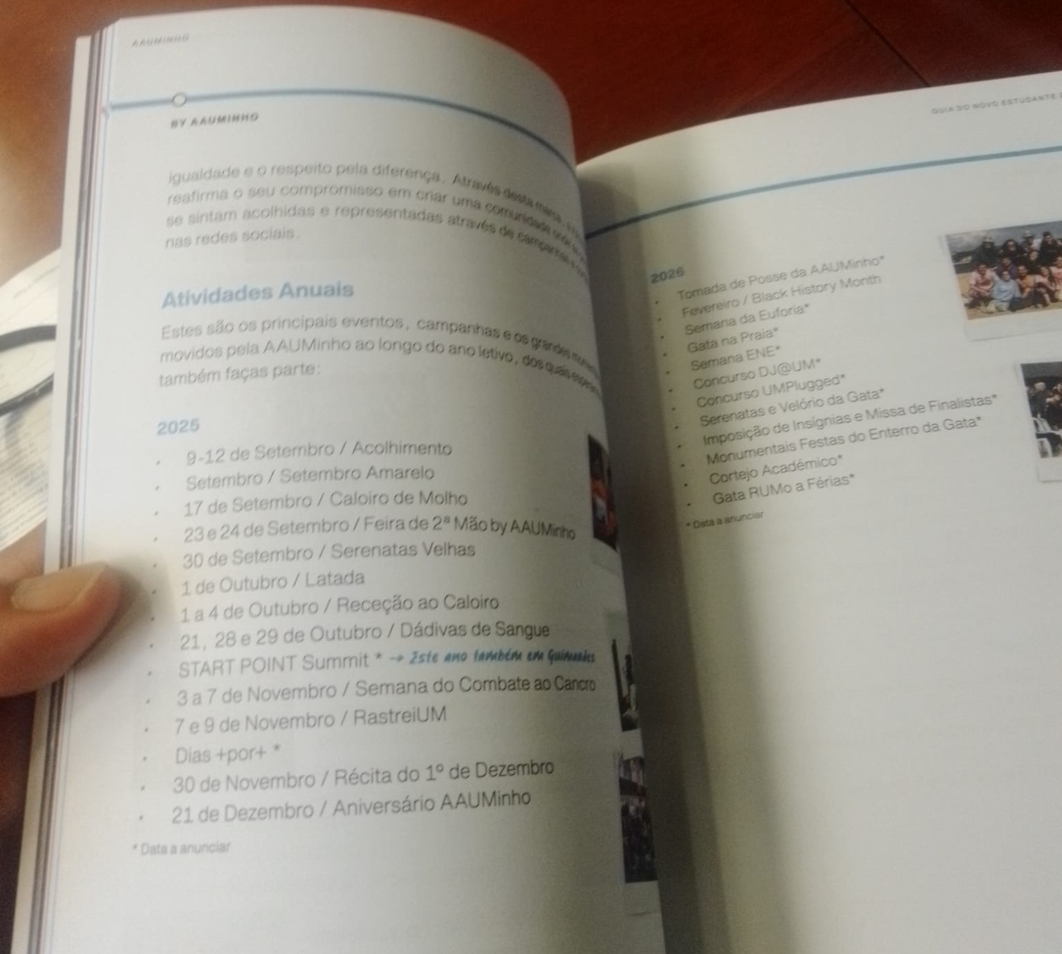 Guia do Novo Estudante distribuído pela AAUMinho, com um pormenor da calendarização das atividades