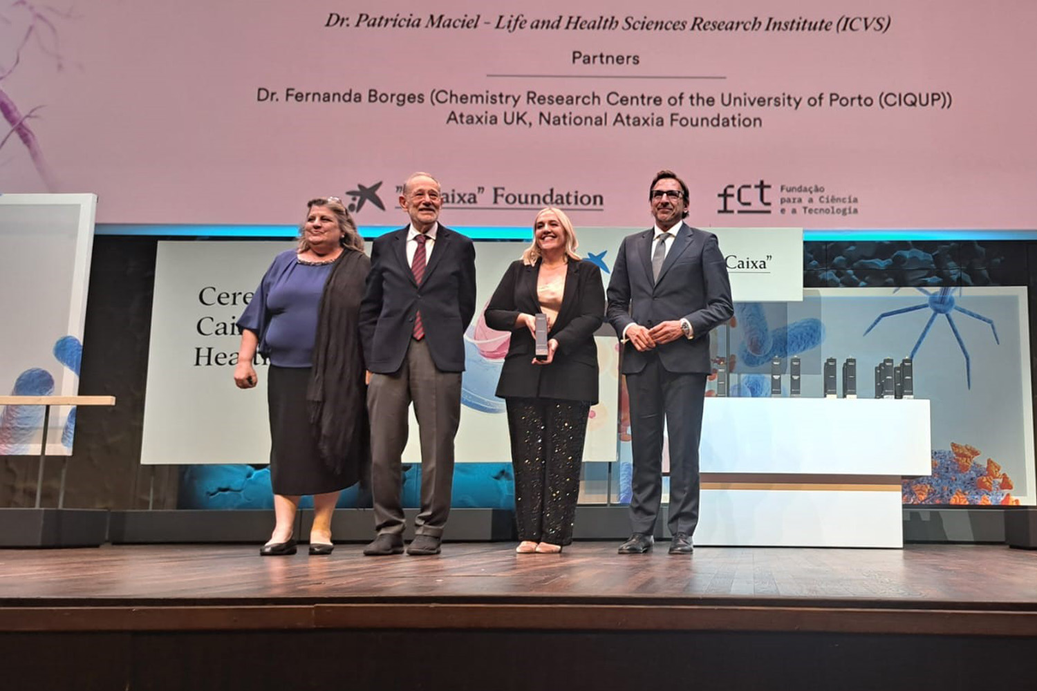 Patrícia Maciel (ICVS) e Fernanda Borges (I3S) na cerimónia