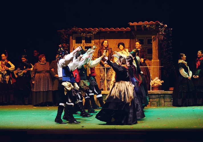 Teatro Os Seráns de Vilancosta, com a Escola Municipal de Artes Escénicas da Estrada