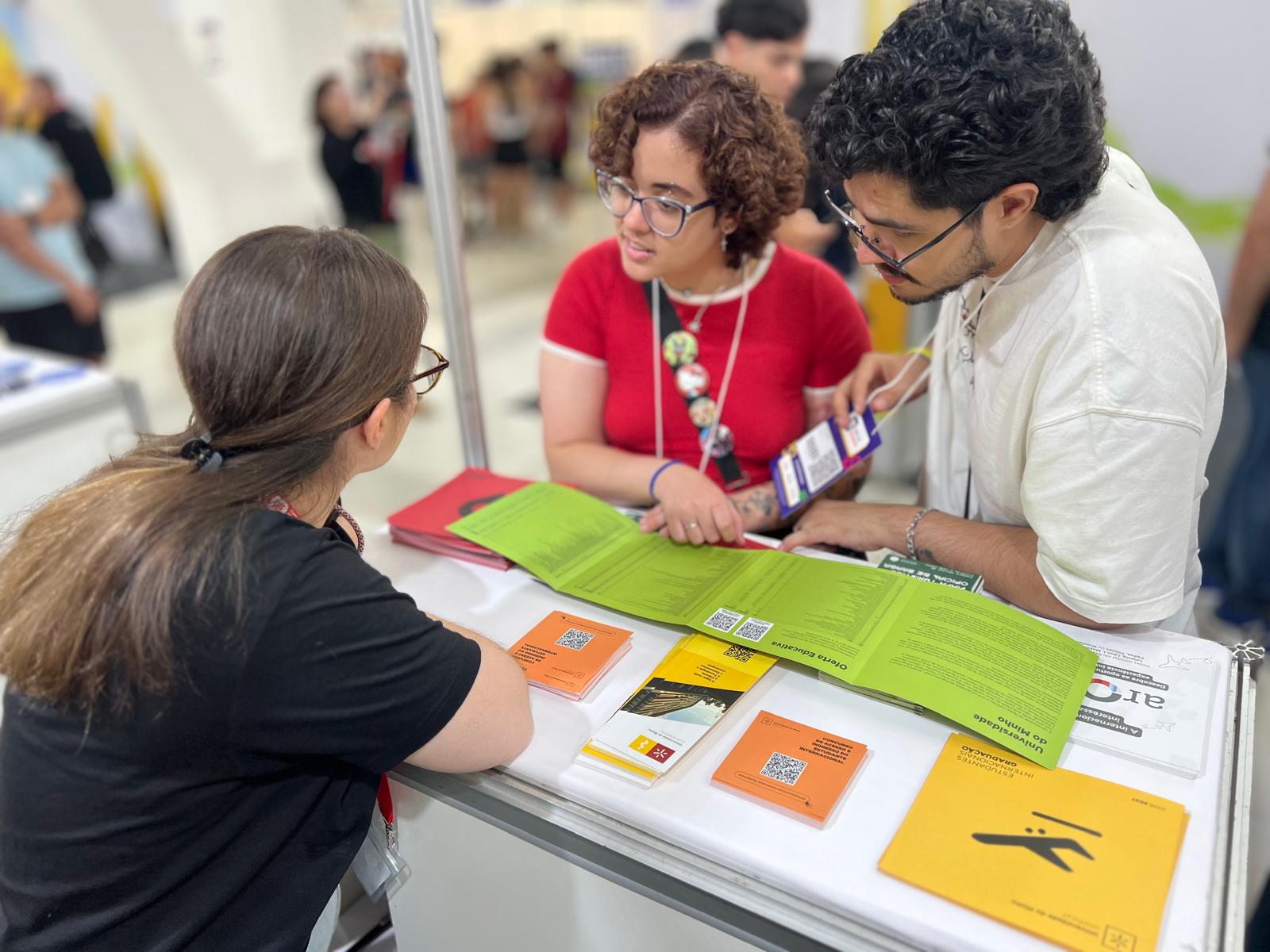 Stand da UMinho muito procurado pelos estudantes brasileiros