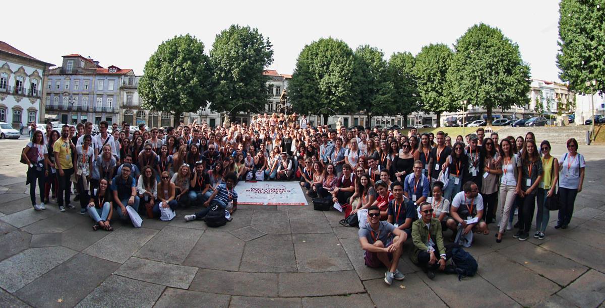 Alunos Erasmus na Praça do Município de Braga (foto de Nuno Gonçalves/UMdicas)