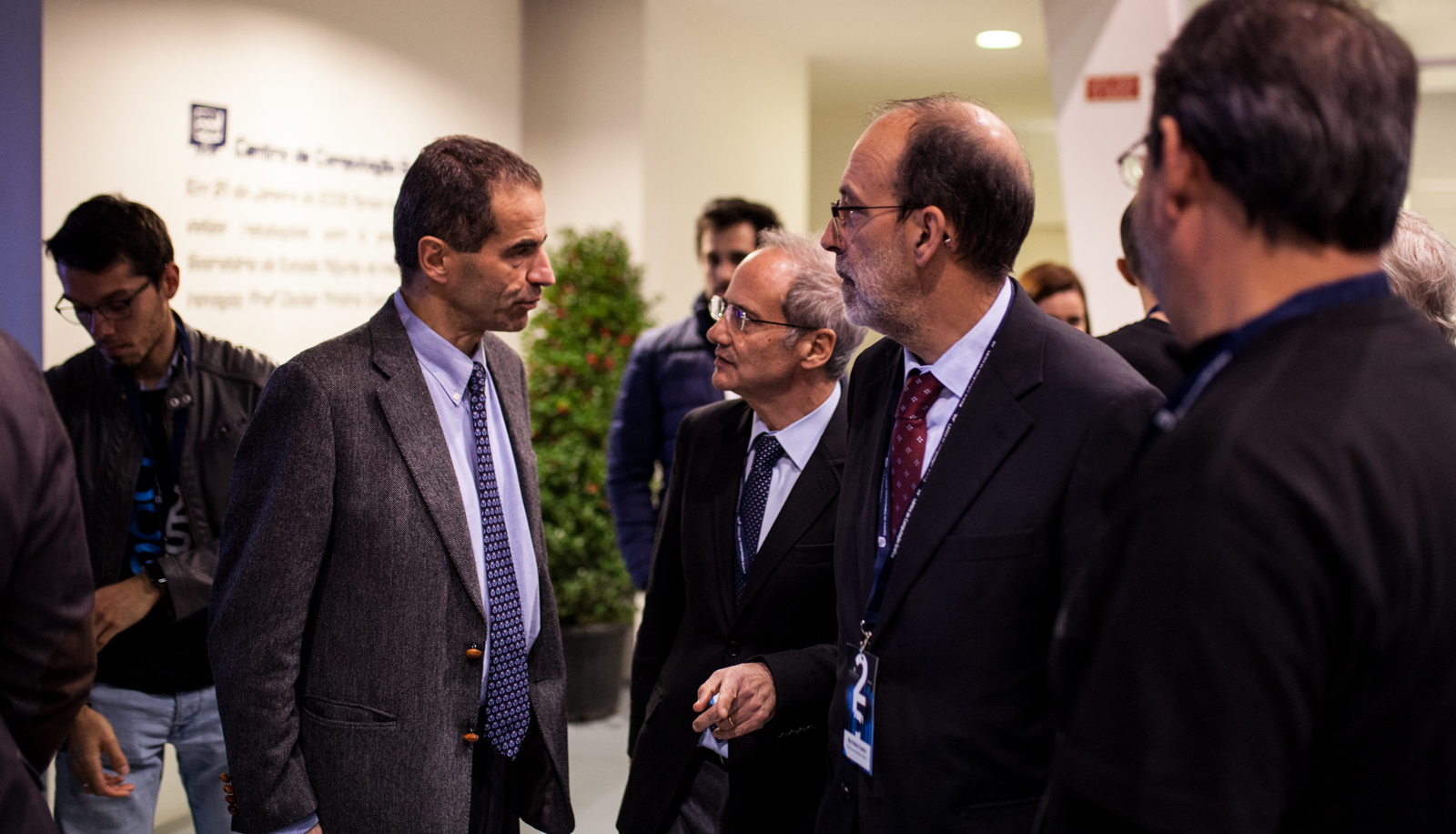 Conversa à chegada (foto: Nuno Gonçalves)